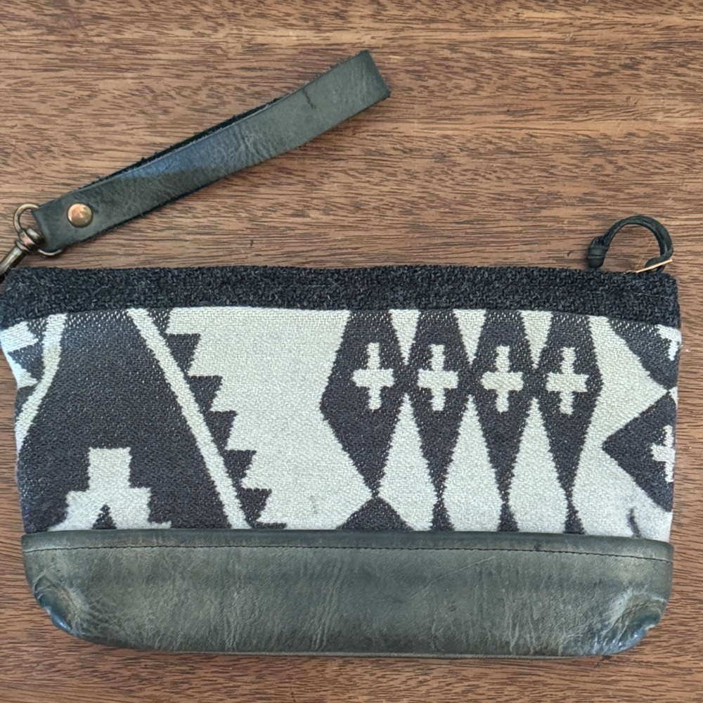 Wool and Leather Nan-Made Pendleton Wristlet Clutch